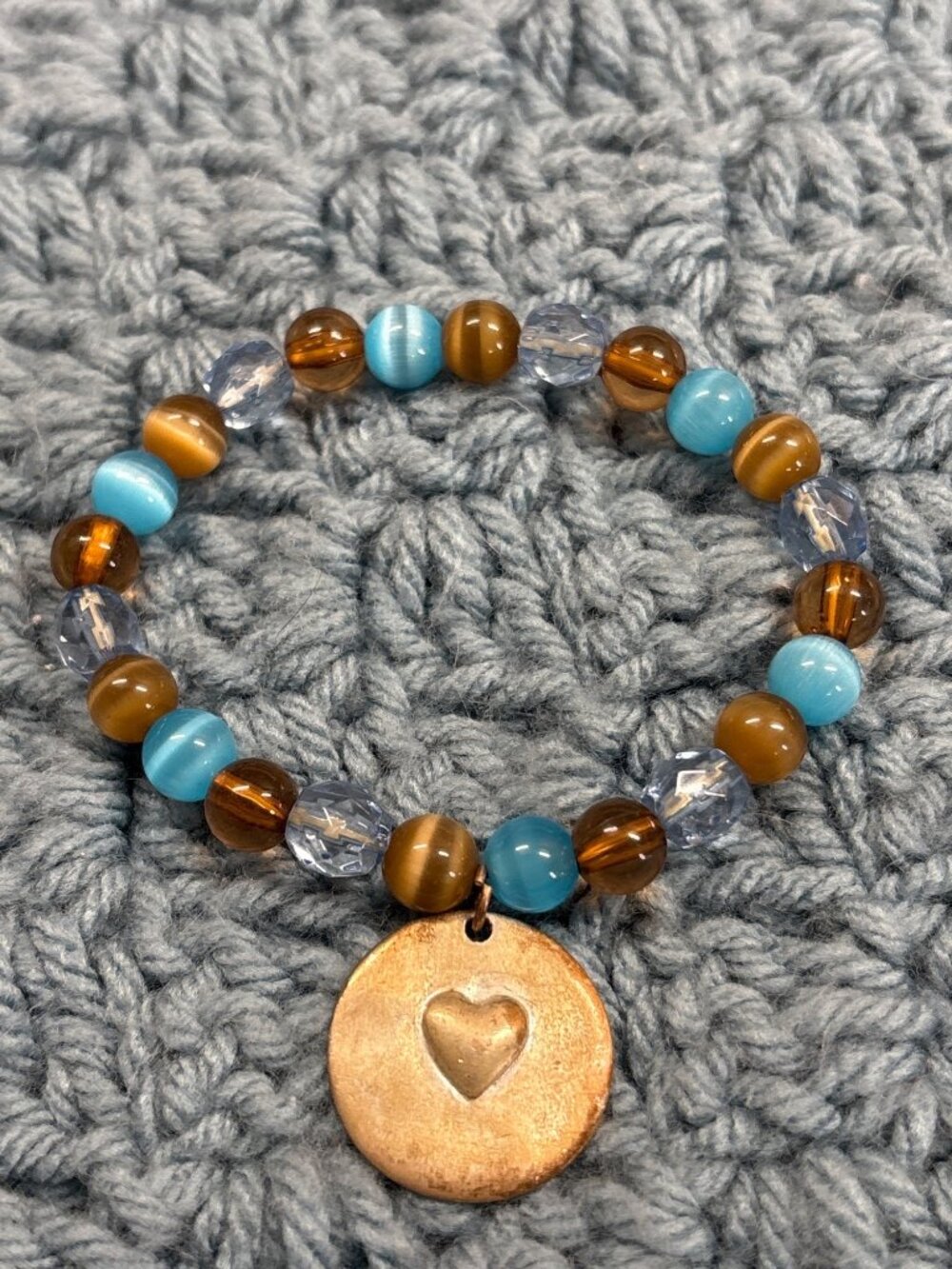Beaded Stretchy Bracelet Cat's Eye Glass Plastic Love Charm 6.25 in Unstretched